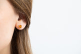 ESSENTIALS Mini Amber Oorknopjes