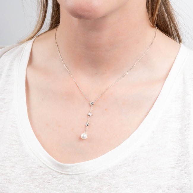 Diamonfire Zirkonia- und Muschelperlen-Y-Ketten-Halskette