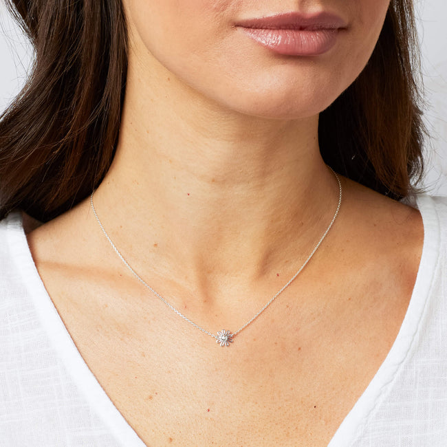 Laura Ashley Silver Thorncliff Daisy-halskæde