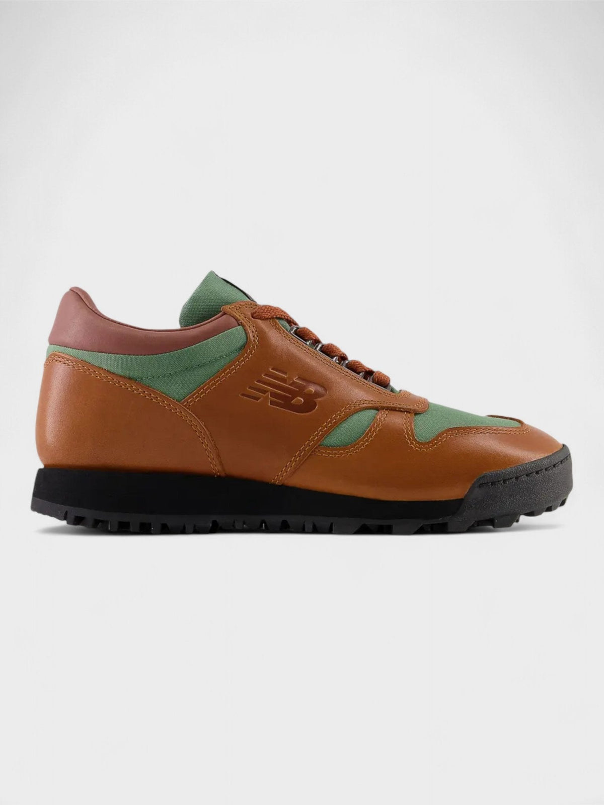 New Balance Rainier Boots