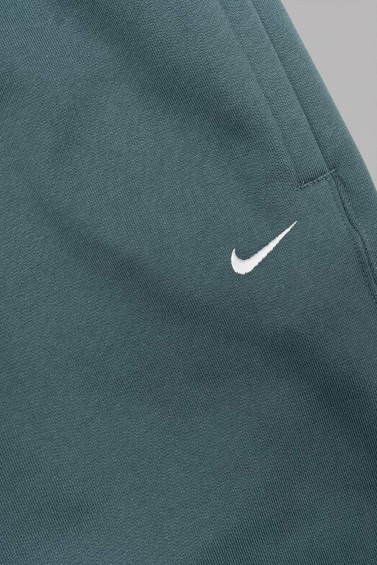 Nike Solo Swoosh Sweatpants Green