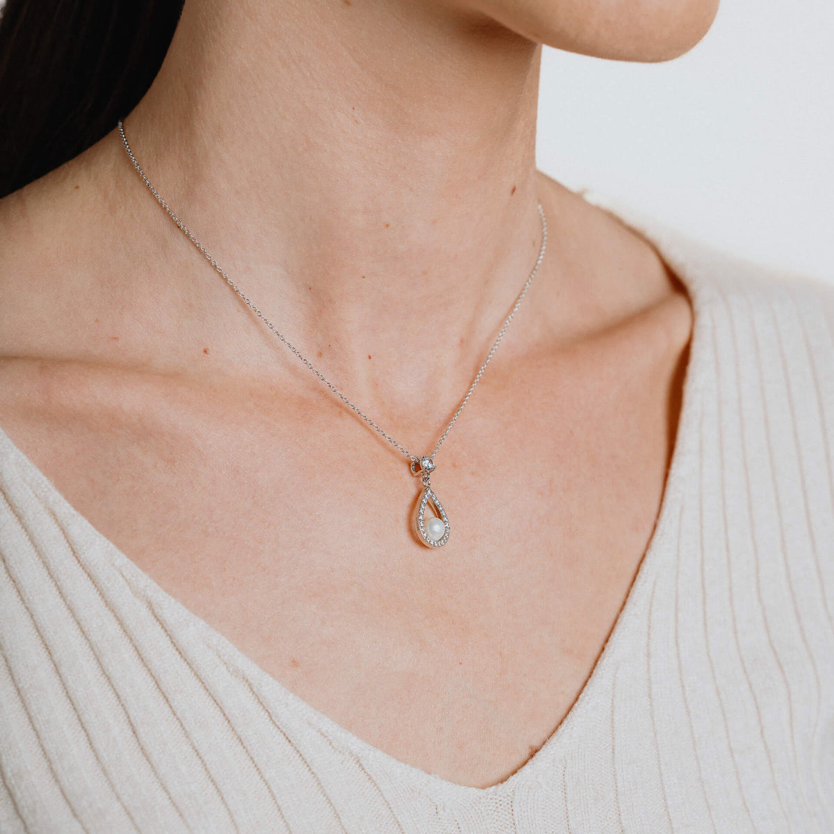 Diamonfire Halskette „Open Halo Teardrop“ mit Muschelkernperle