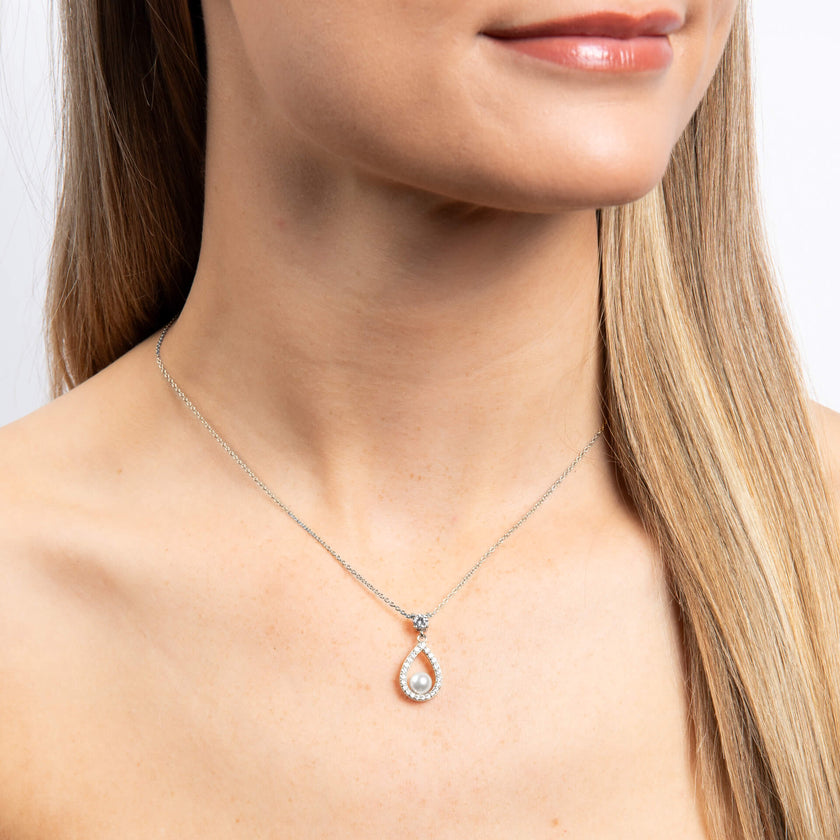 Diamonfire Halskette „Open Halo Teardrop“ mit Muschelkernperle