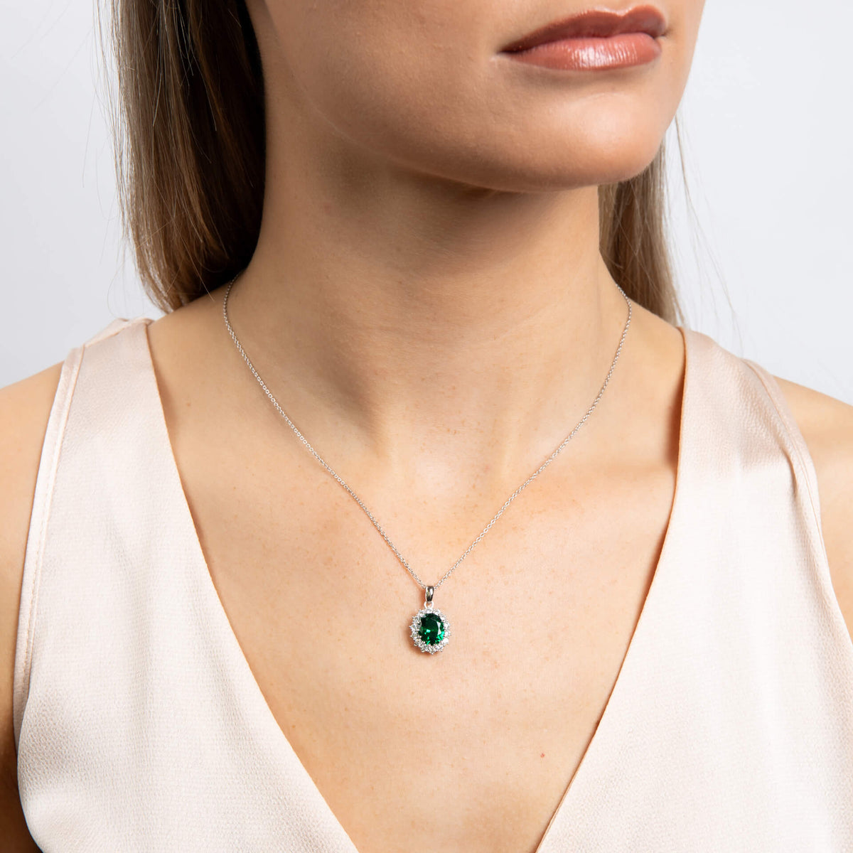 Diamonfire Anhänger mit ovalem Stein und Umrandung