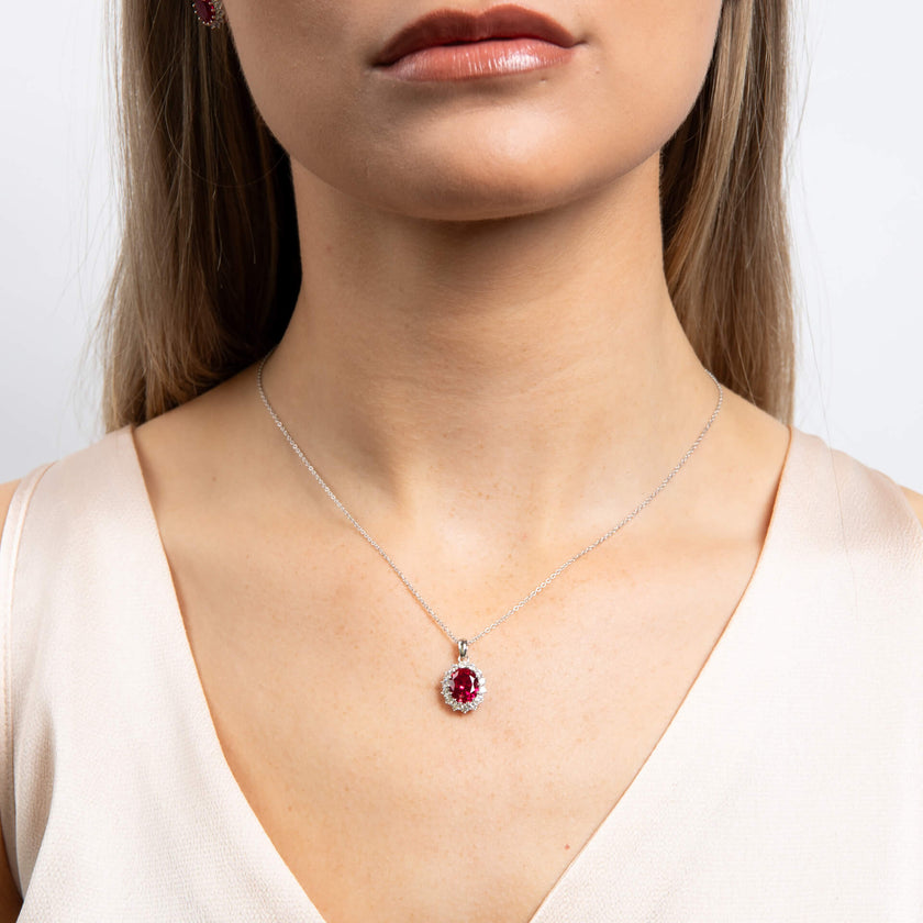 Diamonfire Anhänger mit ovalem Stein und Umrandung