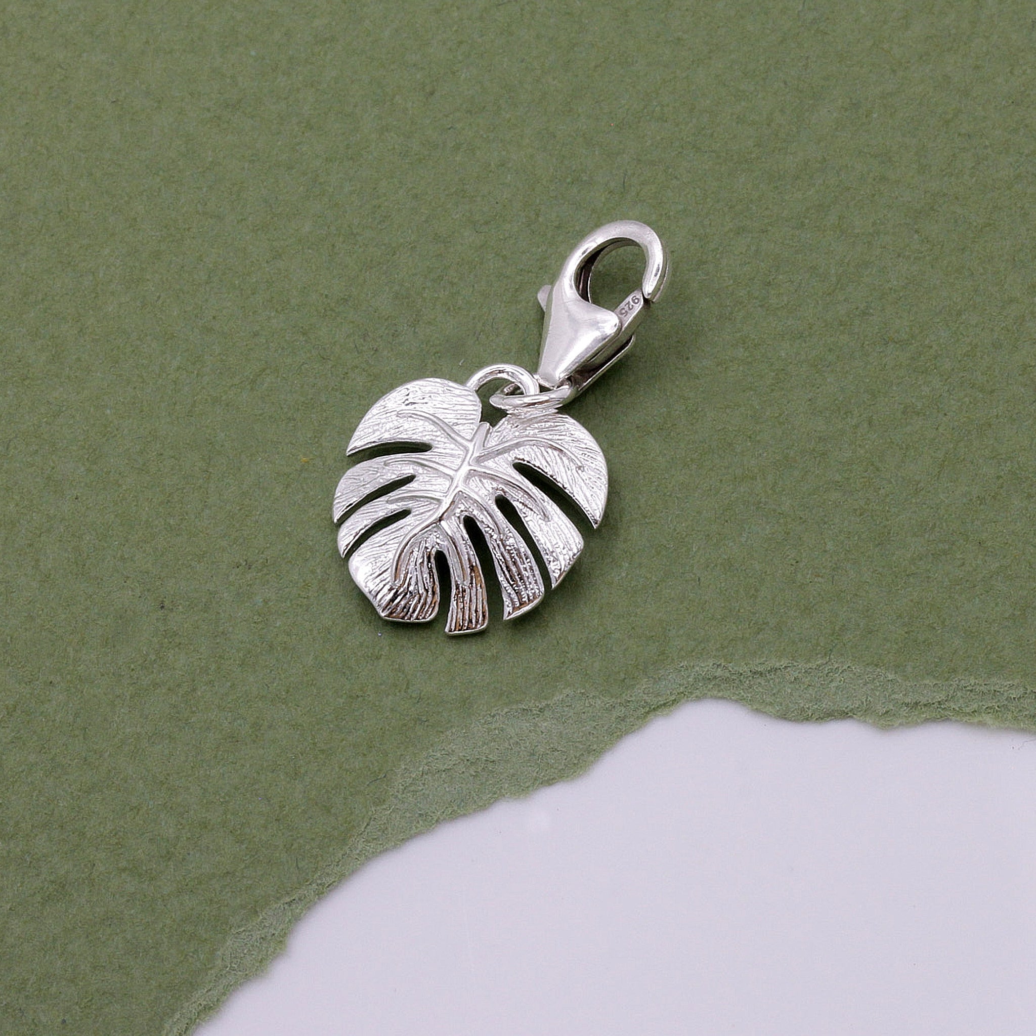 Monstera Palm Leaf Silver Charm