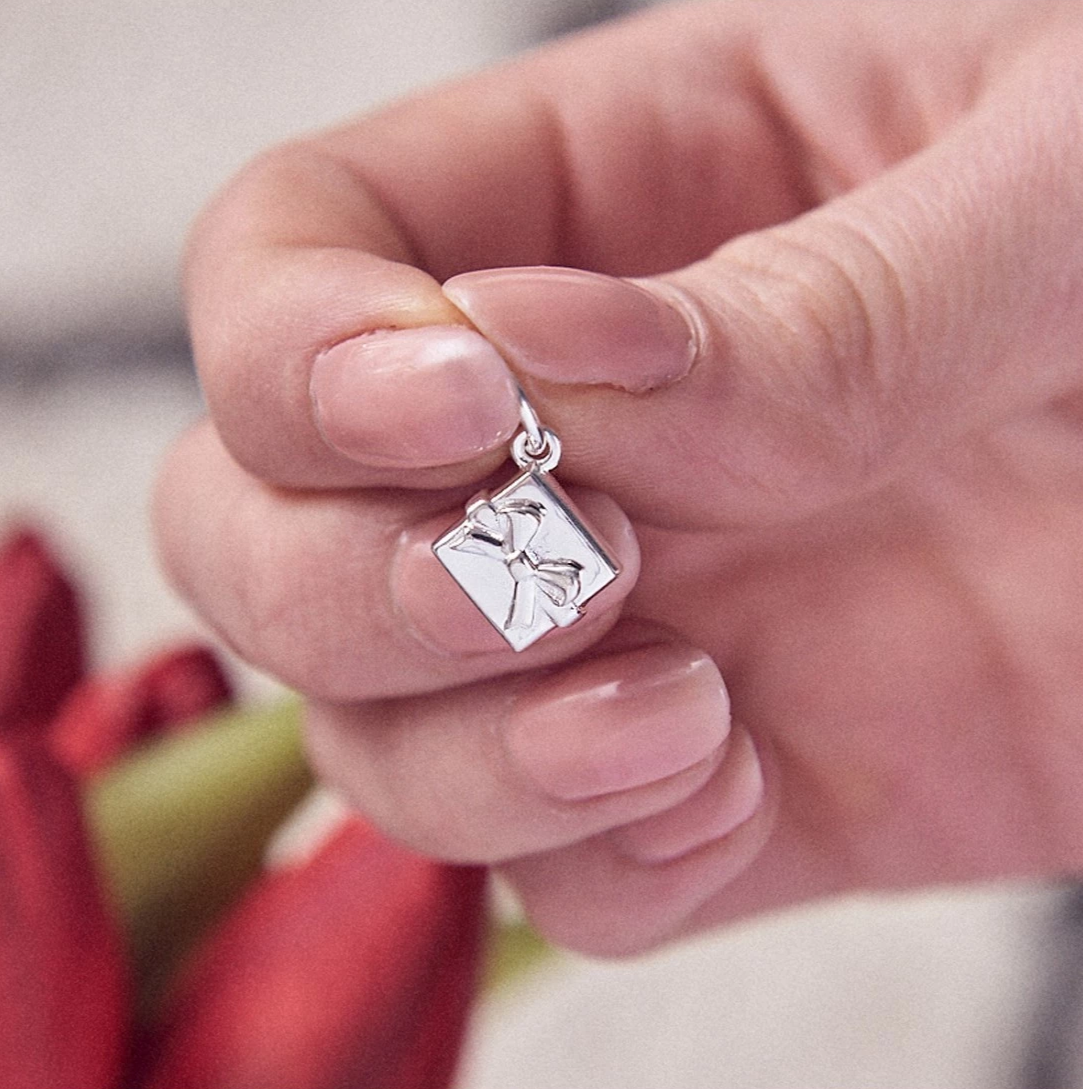 Presente un Charm de Plata Personalizado