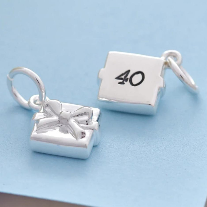Presente un Charm de Plata Personalizado