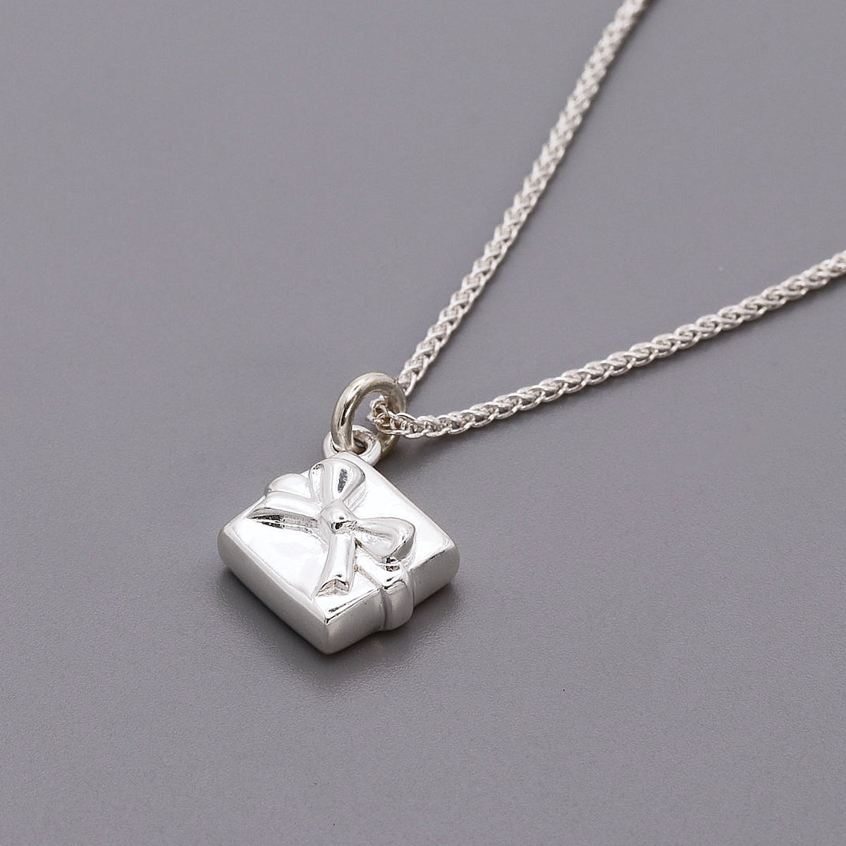 Presente un Charm de Plata Personalizado