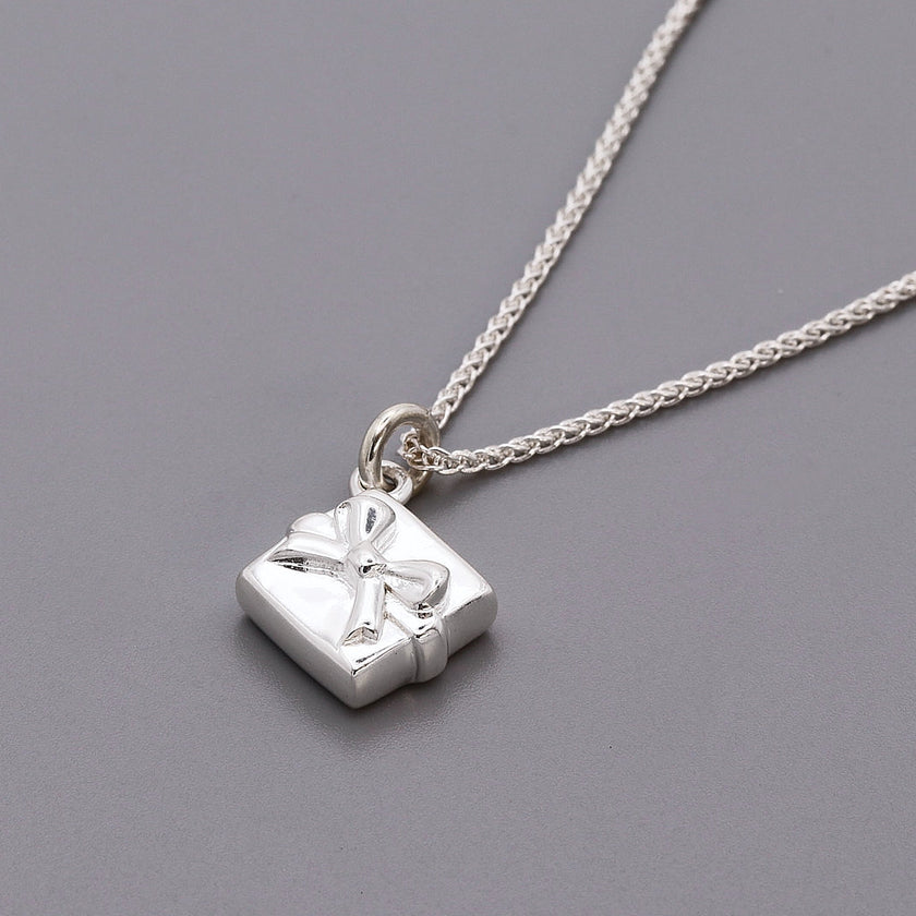 Presente un Charm de Plata Personalizado