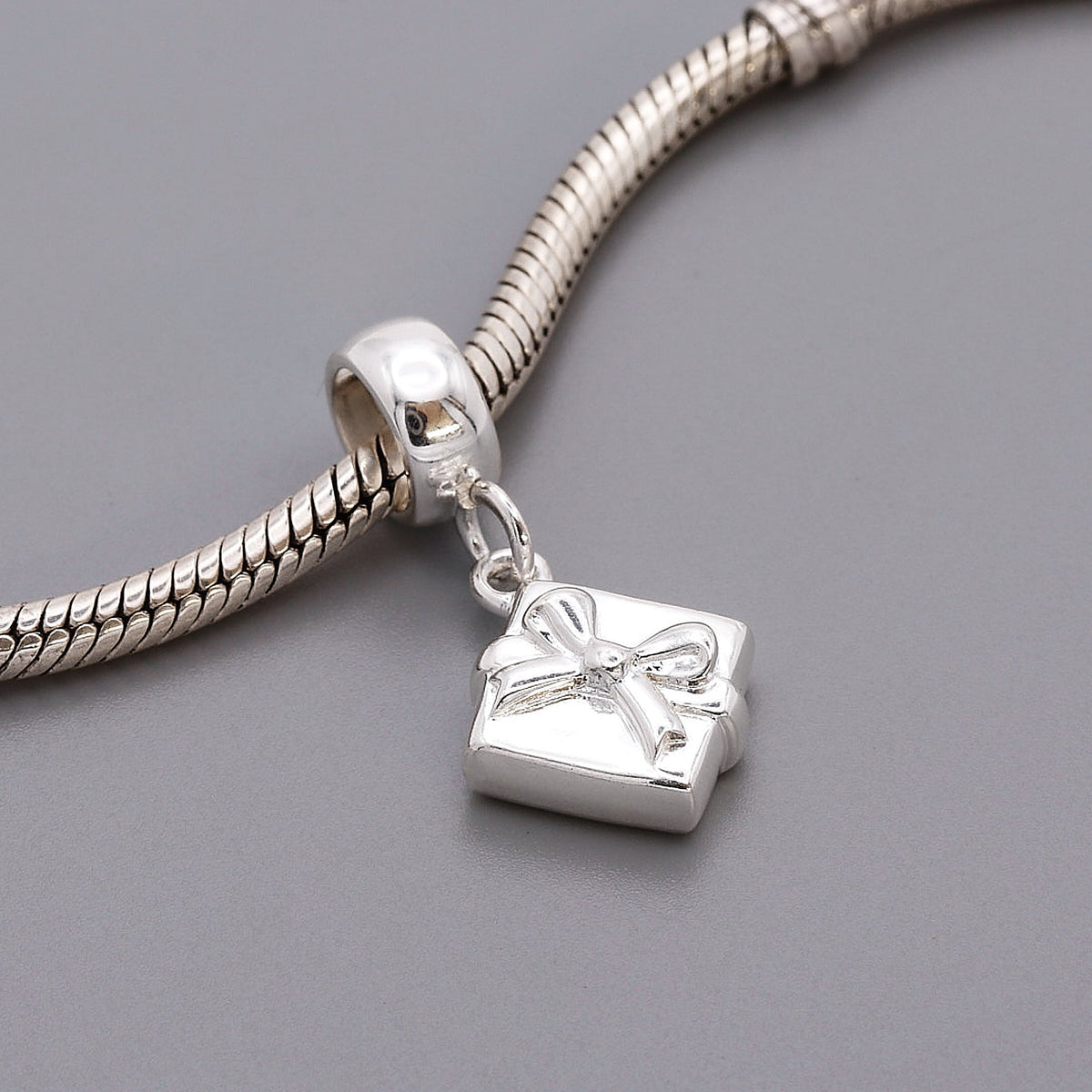 Presente un Charm de Plata Personalizado