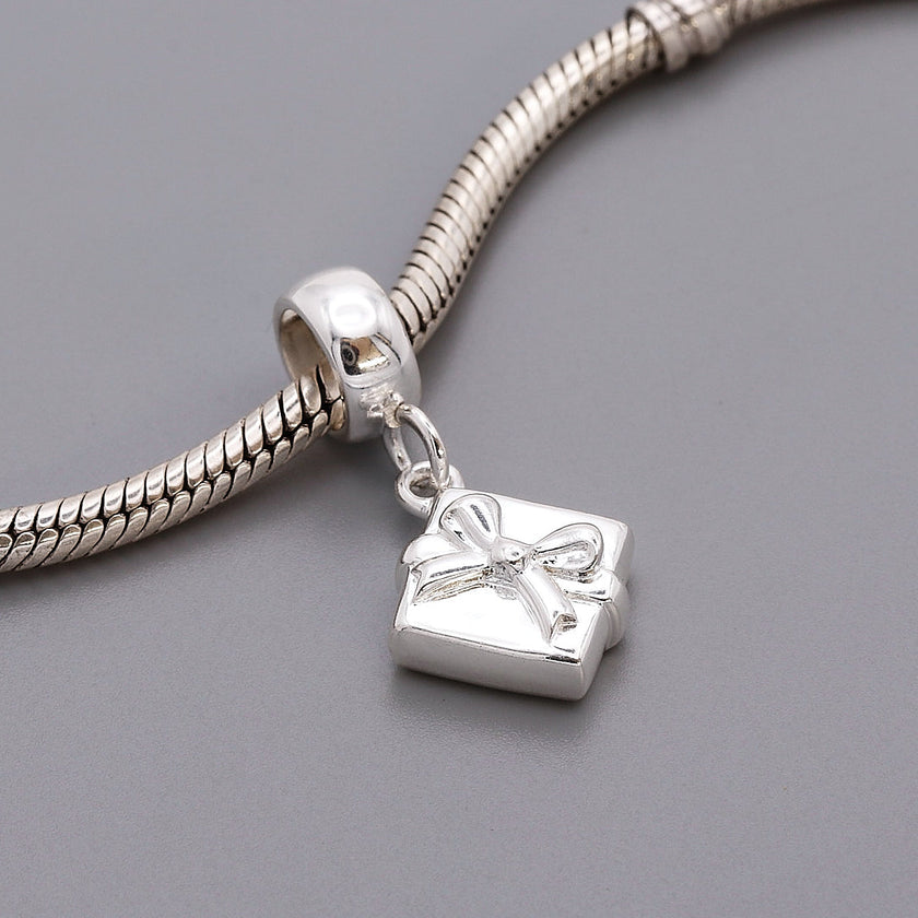 Presente un Charm de Plata Personalizado
