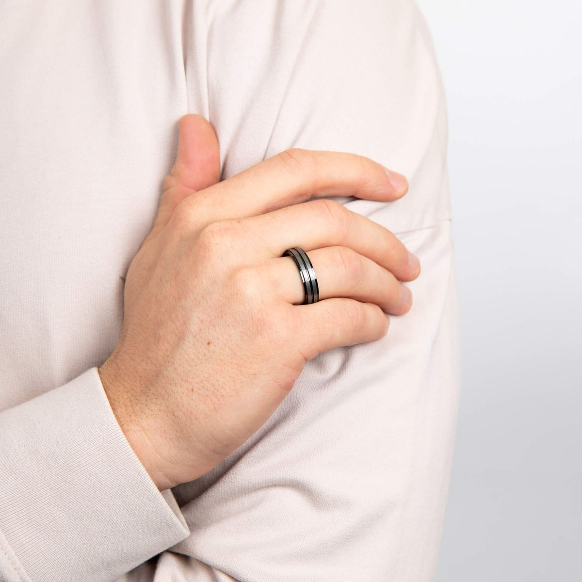 Fred Bennett Black Stripe Wolframring