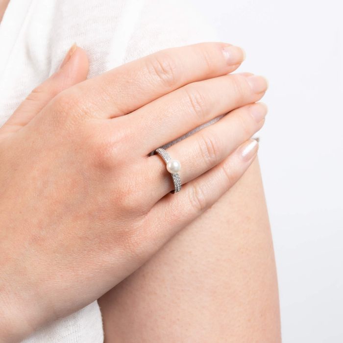 Diamonfire Shell Pearl Ring with Zirconia Shoulders