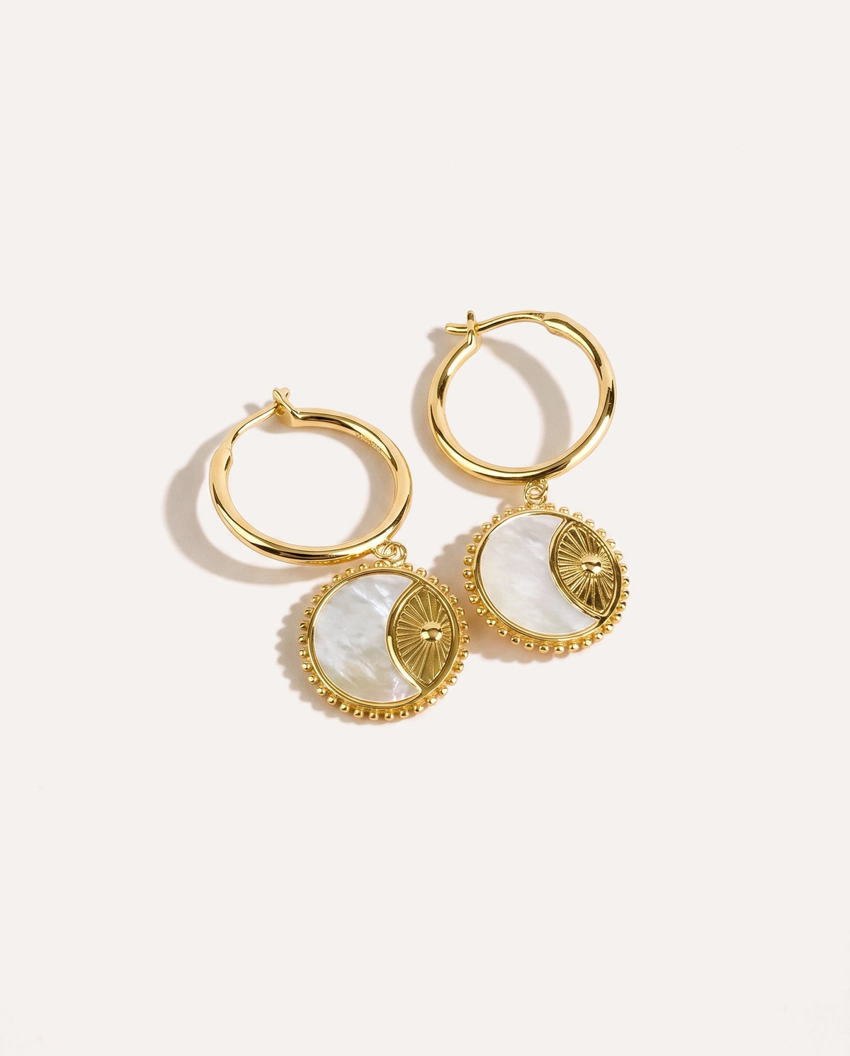 Boucles d'oreilles rayon de soleil en nacre