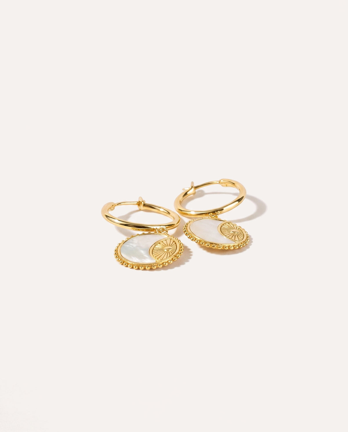 Boucles d'oreilles rayon de soleil en nacre