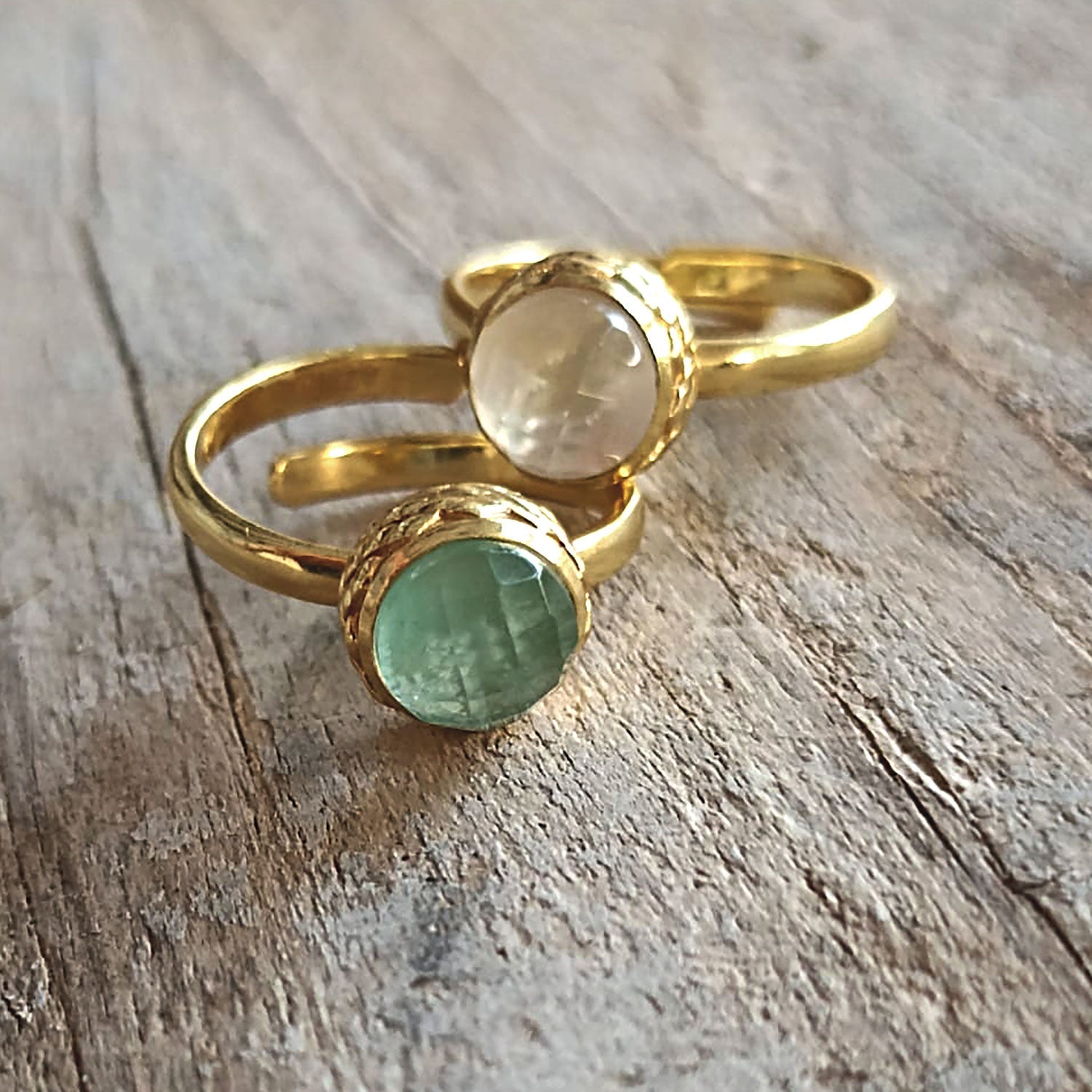 Apollo Gold Gemstone Doublet Ring: Mother of Pearl with Crystal