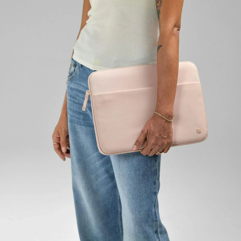 Incase A.R.C. Sleeve med ReSpun 100% genanvendt polyester