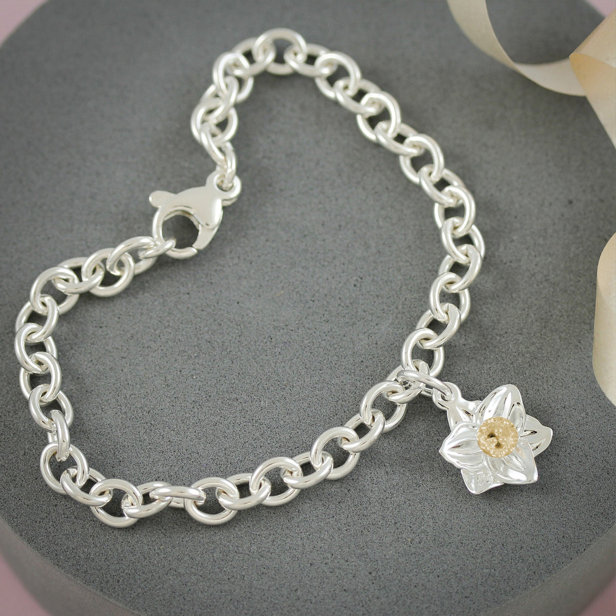 Breloque Fleur de narcisse en argent et or massif