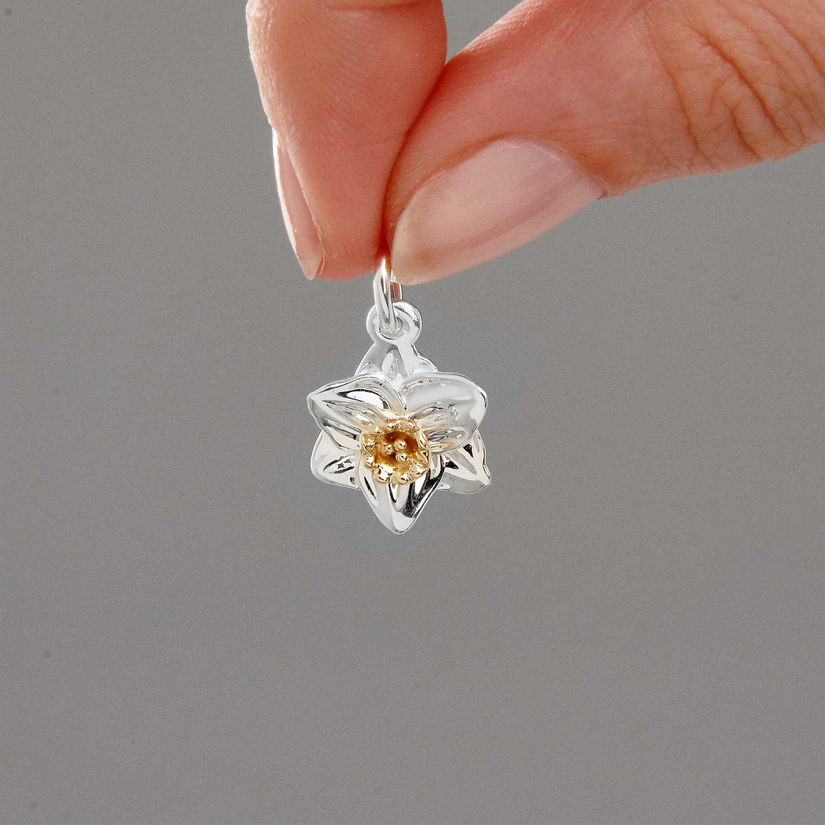 Breloque Fleur de narcisse en argent et or massif