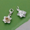 Breloque Fleur de narcisse en argent et or massif