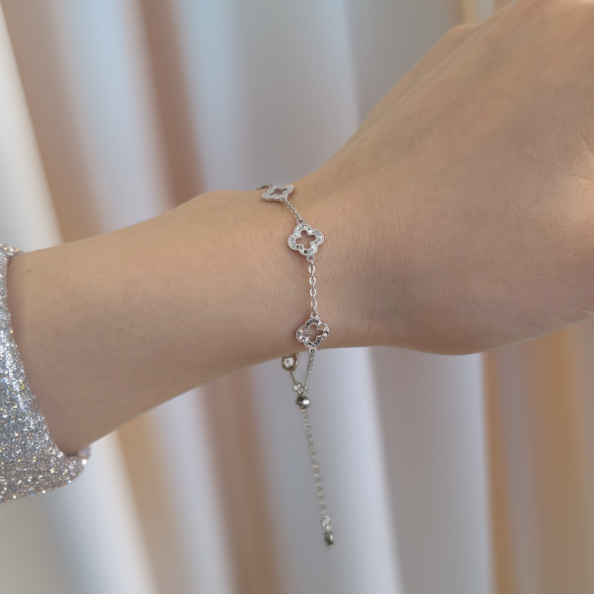 Armband med utskuret klövermönster i silver