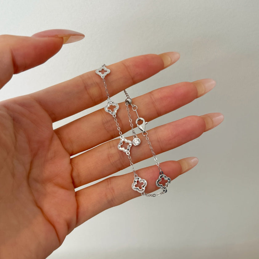 Armband med utskuret klövermönster i silver