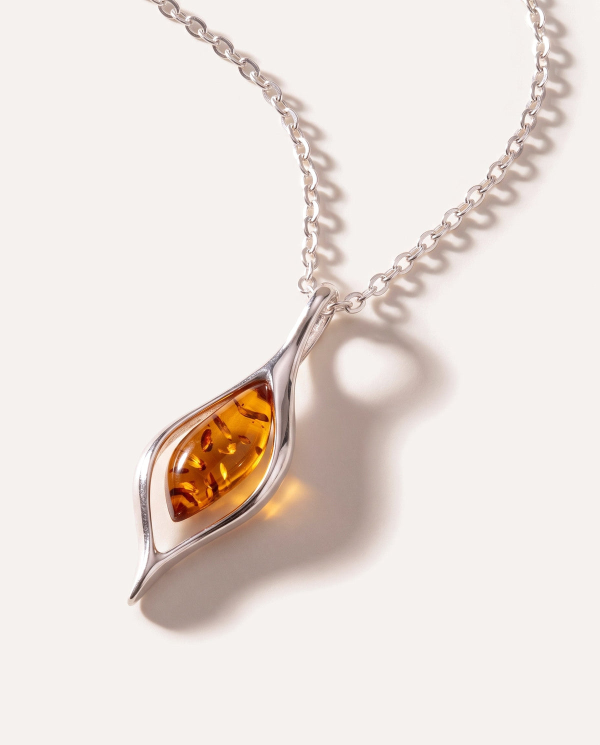 Pendentif gouttelette en ambre