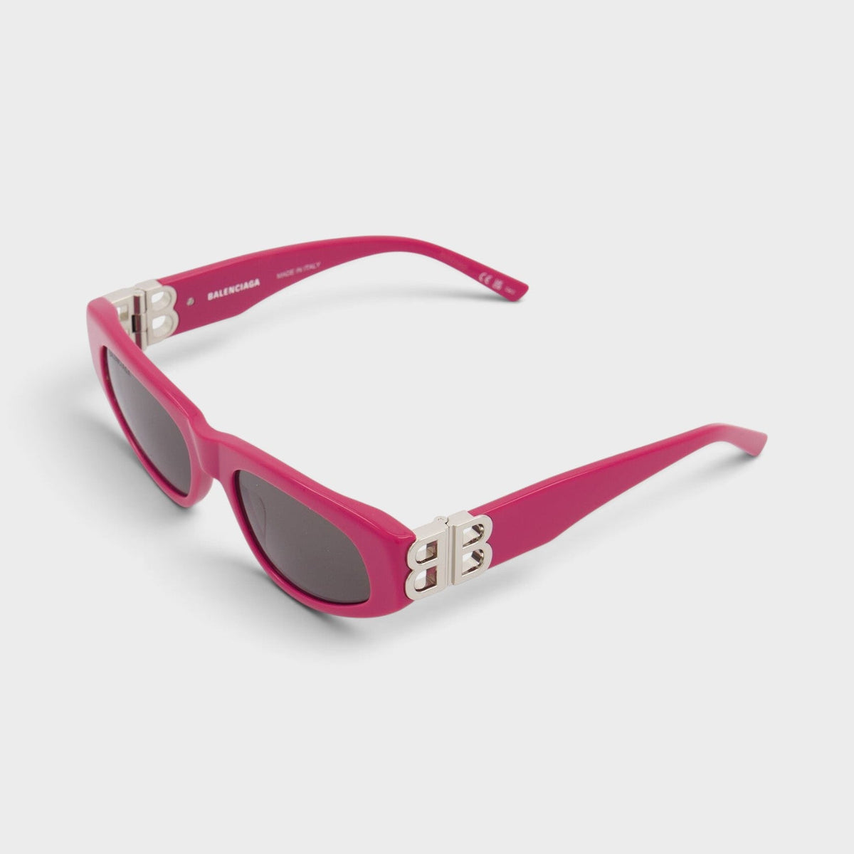 Logo Plaque Cat Eye Sunglasses Pink