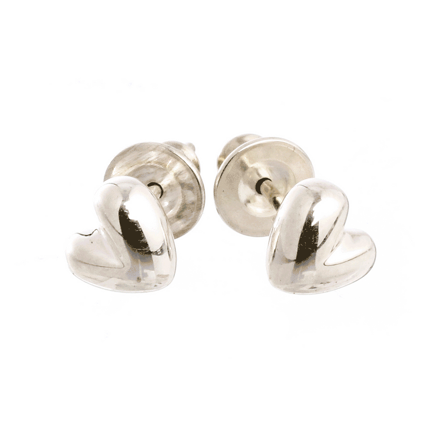 Örhängen i silver med hjärtmotiv