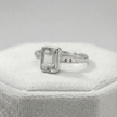 Bague en Quartz Vert Poli par la Mer - Gemme Octogonale et Anneau Martelé