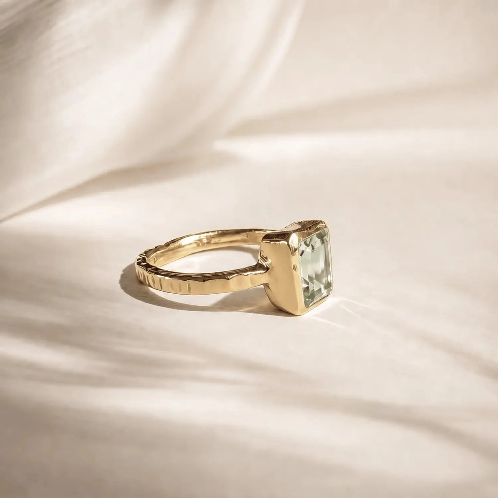 Tidewashed Green Quartz Ring - Octagonal Gemstone & Hammered Band