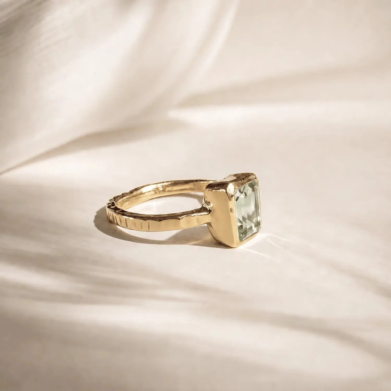 Tidewashed Green Quartz Ring - Octagonal Gemstone & Hammered Band