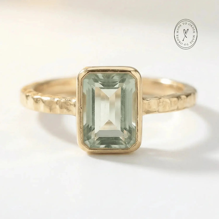 Bague en Quartz Vert Poli par la Mer - Gemme Octogonale et Anneau Martelé