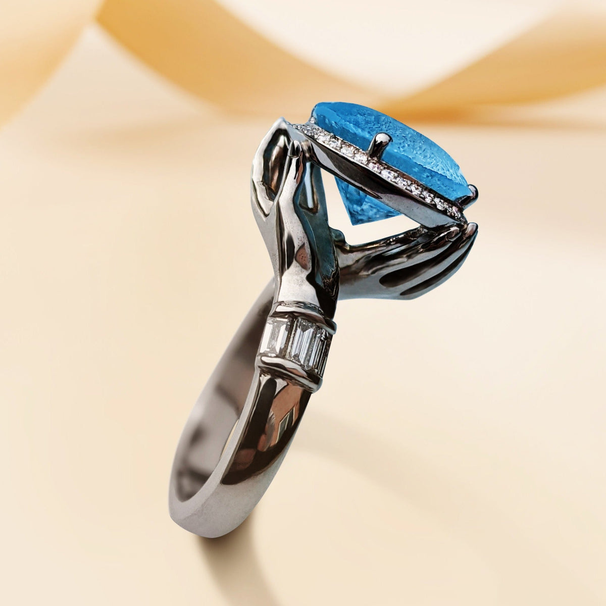 La bague Le Monde à vos Doigts
