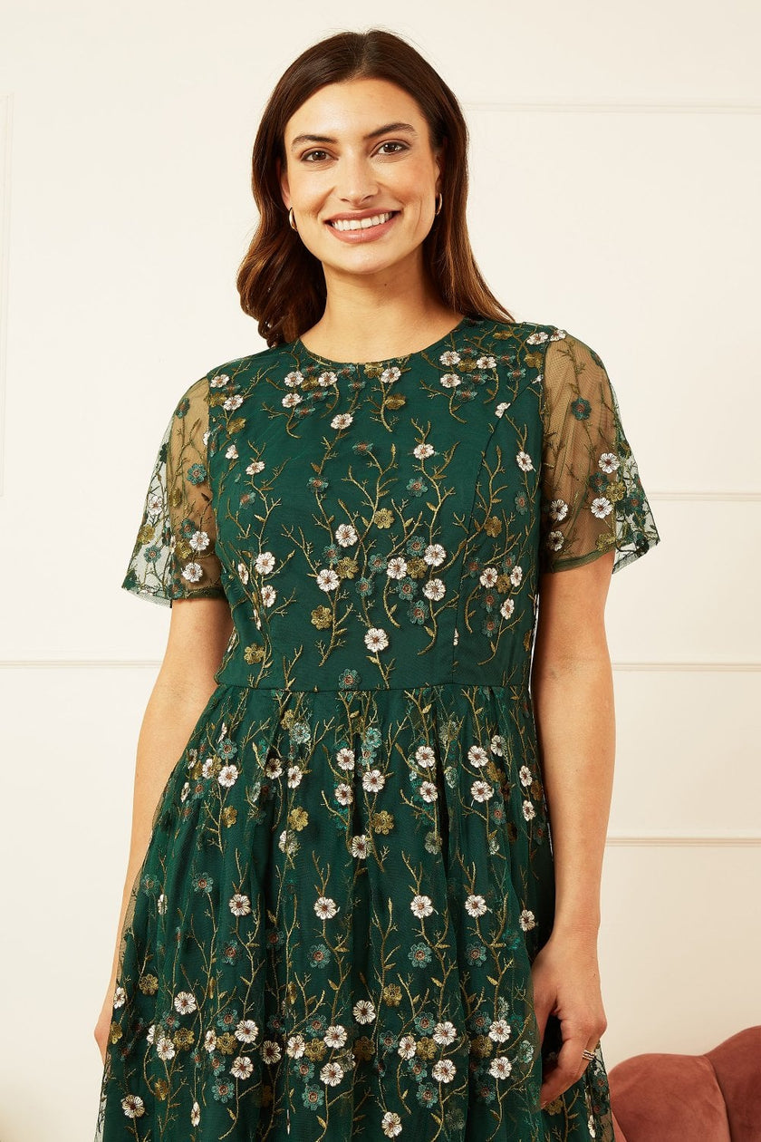 Yumi Green Embroidered Floral Skater Dress